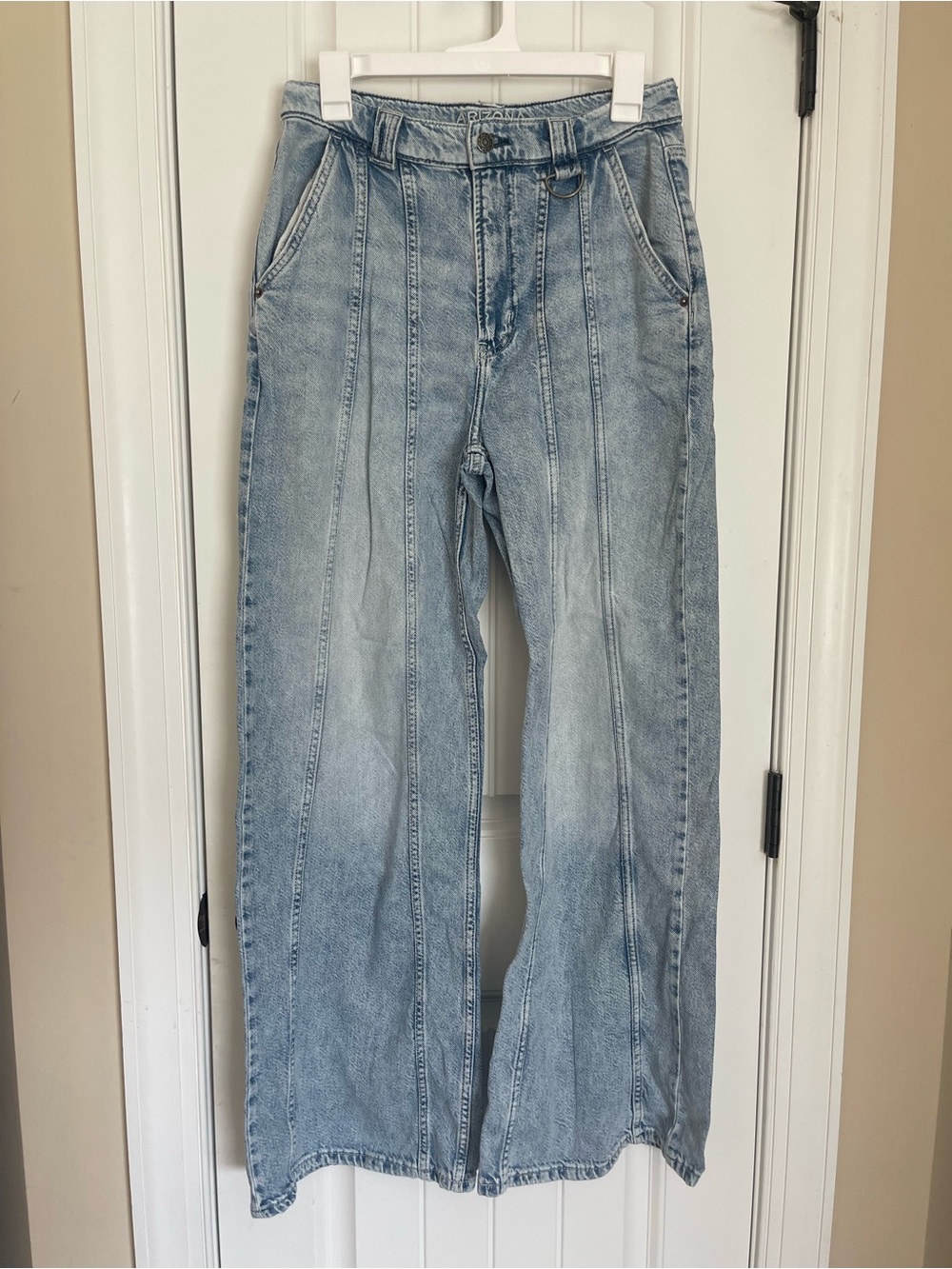 Arizona Jean Company Light Wash wideleg Jeans